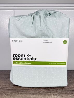 NEW Target Room Essentials Cotton Blend Sateen Queen Bed Sheets